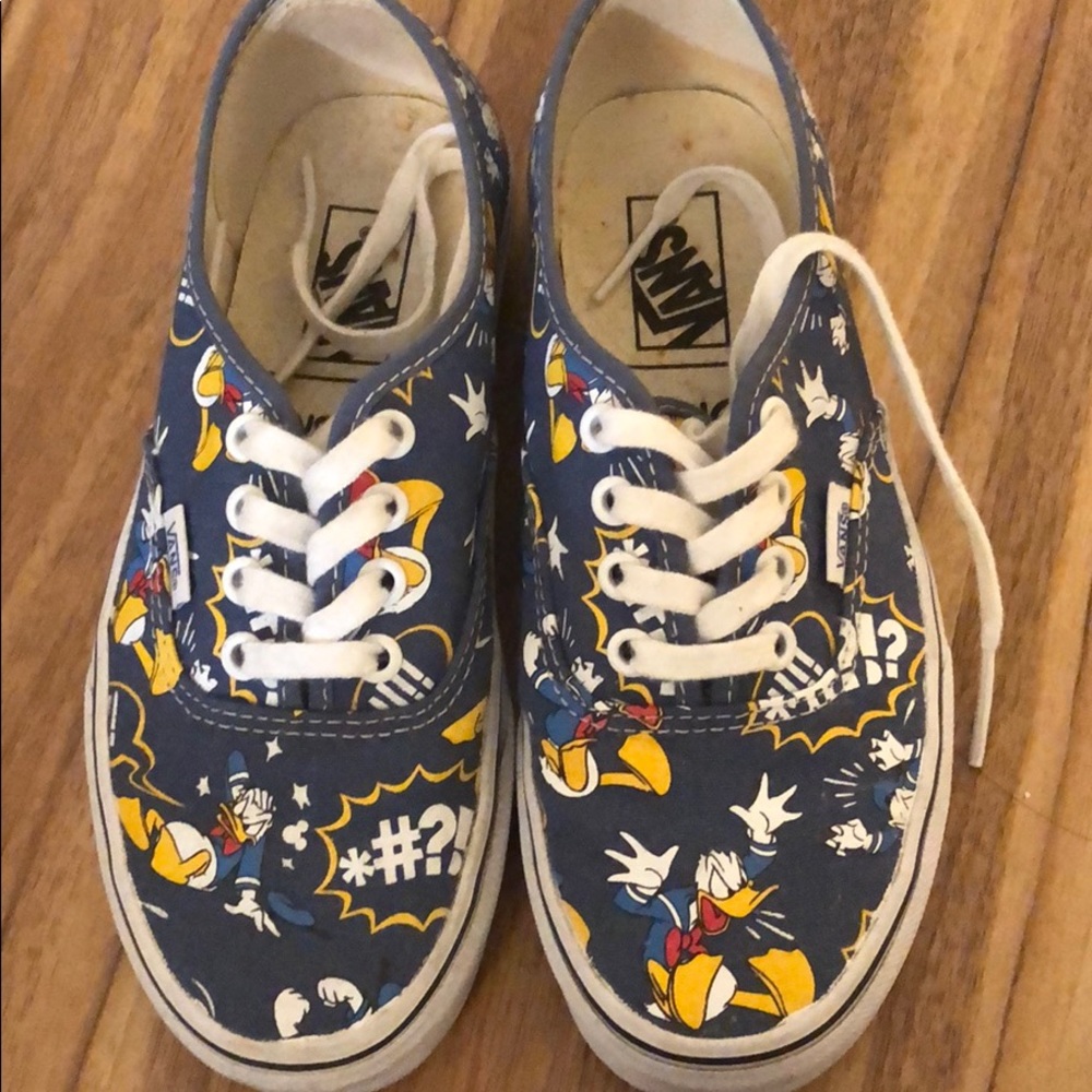 Donald Duck vans